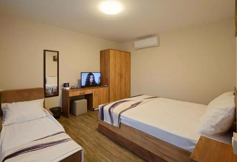 Majatalo комплекс колонада