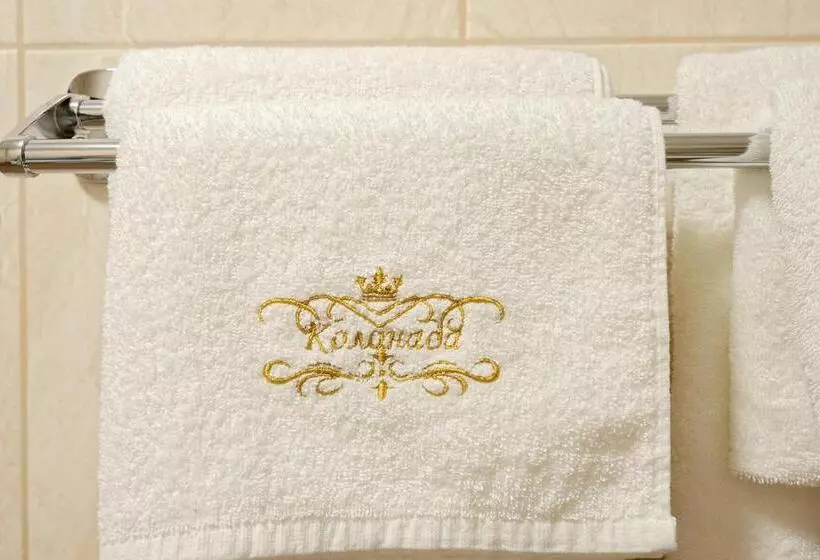 Majatalo комплекс колонада