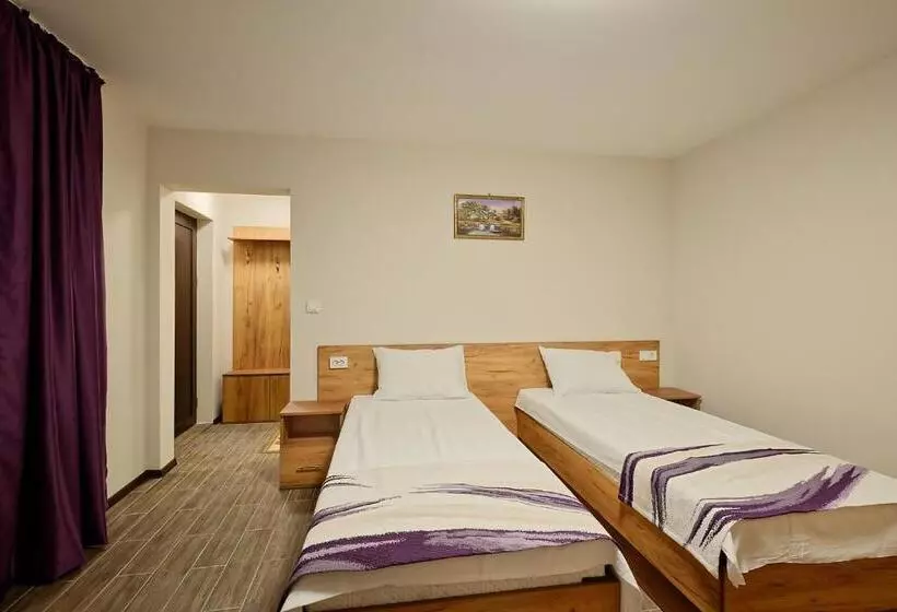 Majatalo комплекс колонада