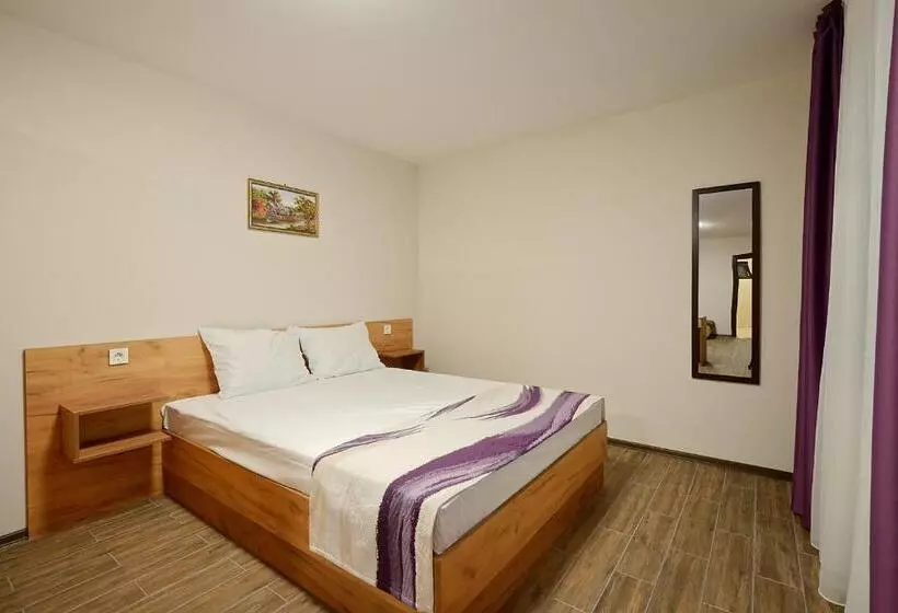 Majatalo комплекс колонада