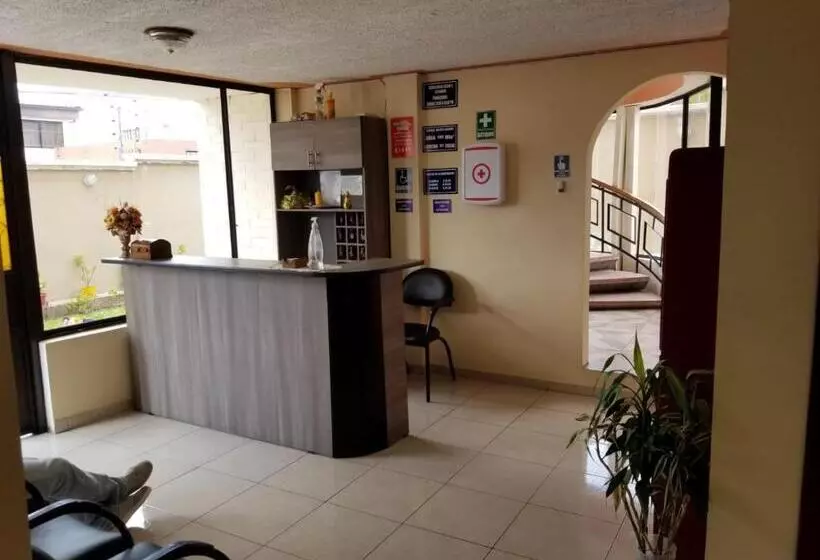 ペンション Hostal El Confort Quito Norte