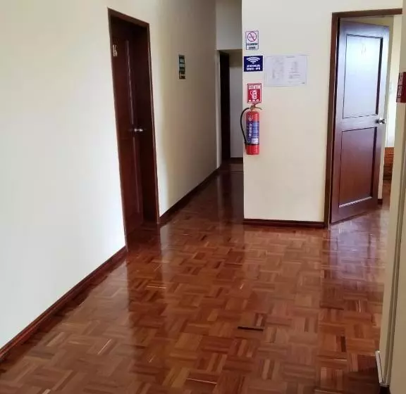 ペンション Hostal El Confort Quito Norte