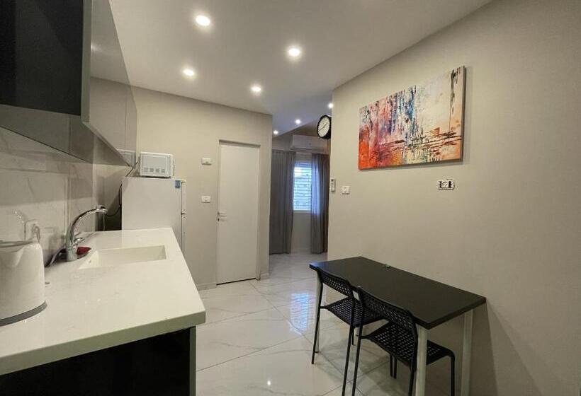 פנסיון Rothschild 79