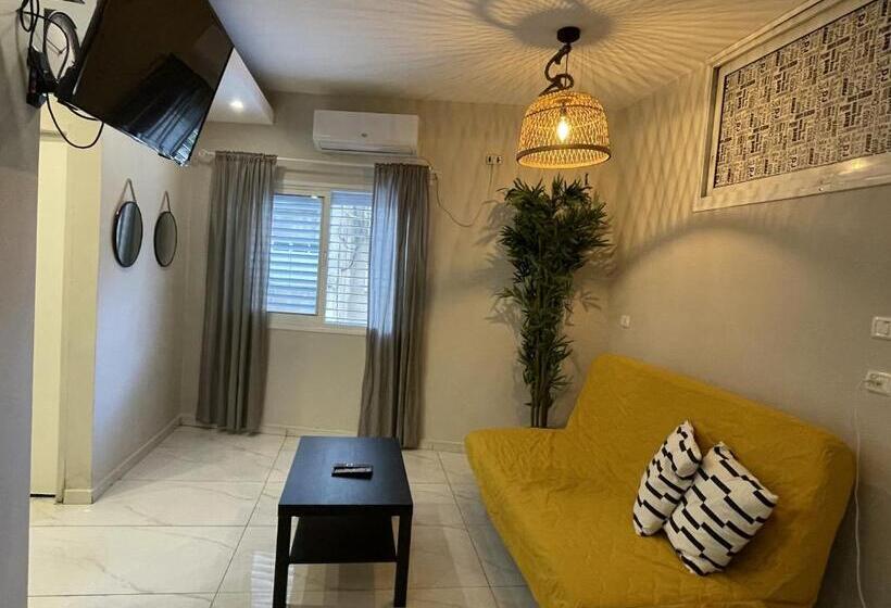 פנסיון Rothschild 79