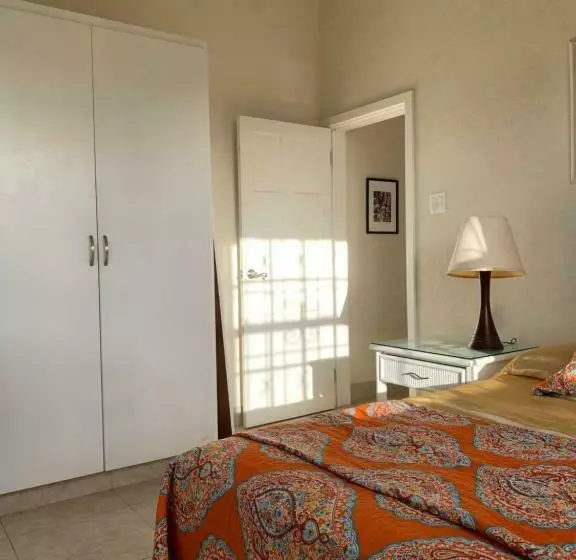 Raivens Nest Bed And Breakfast