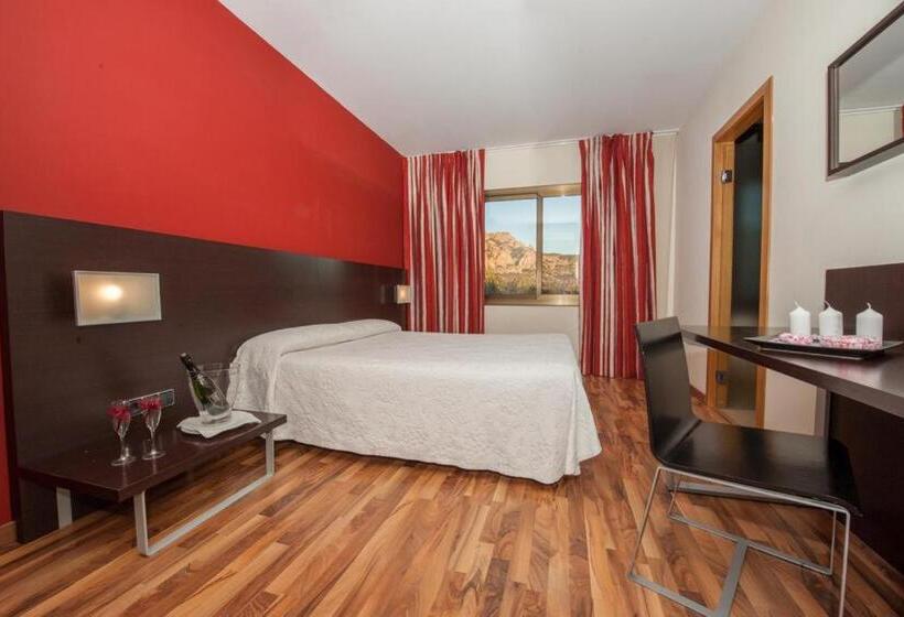 בית מלון כפרי Bruc