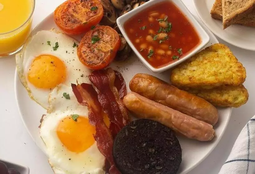 Castle Varagh Hotel & Bar