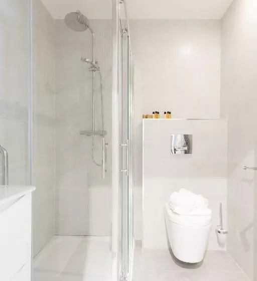 Castle Varagh Hotel & Bar