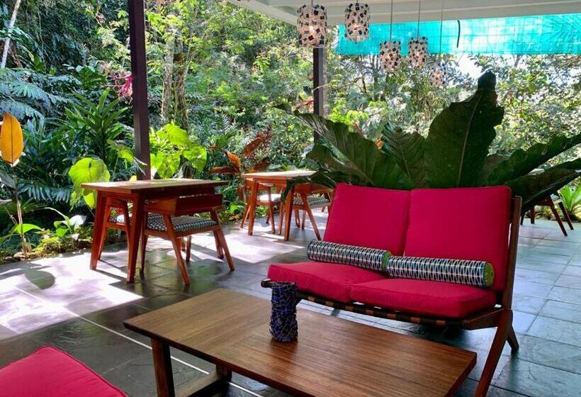 ホテル Chirripo Art