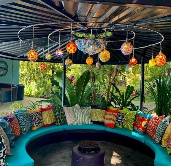 ホテル Chirripo Art