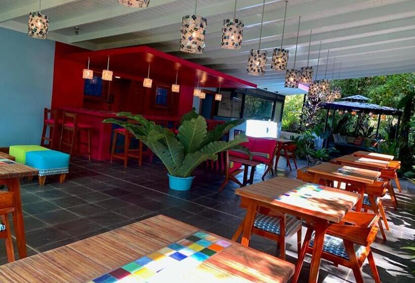 ホテル Chirripo Art