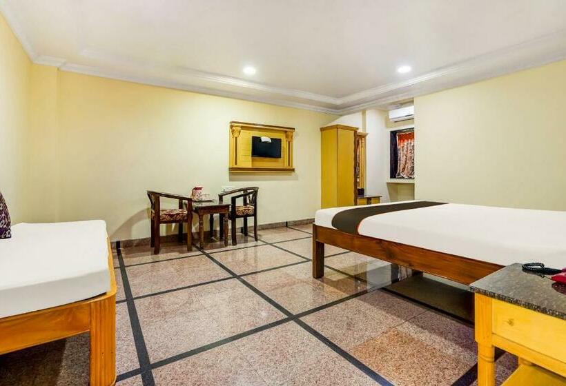 Super Collection O Hotel Adithya Central