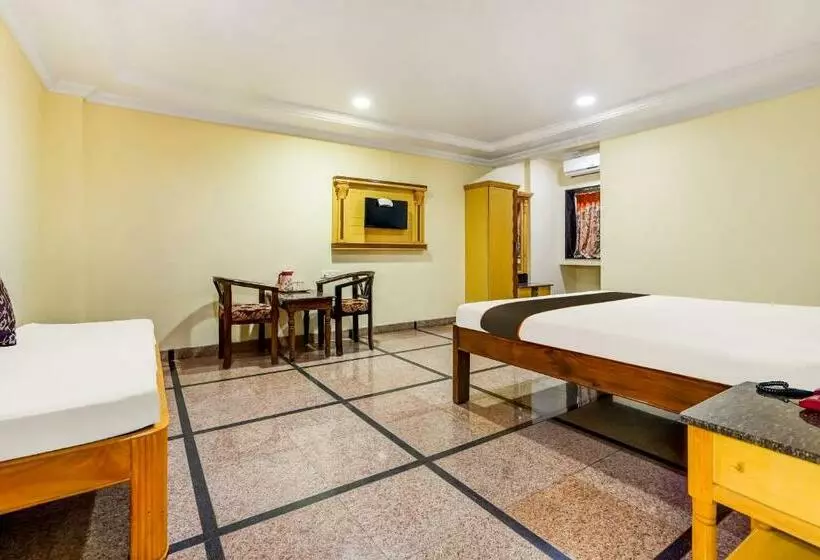 Hôtel Adithya Central
