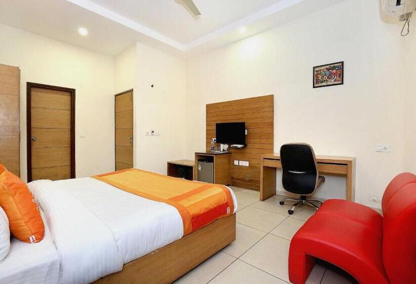 هتل Super Collection O Citi Inn Zirakpur