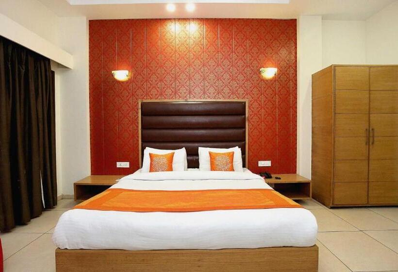 هتل Super Collection O Citi Inn Zirakpur