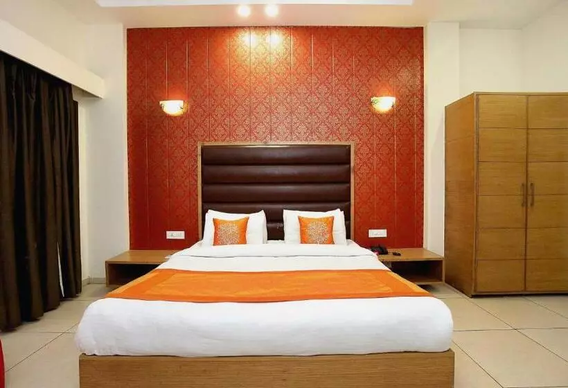 هتل Super Collection O Citi Inn Zirakpur