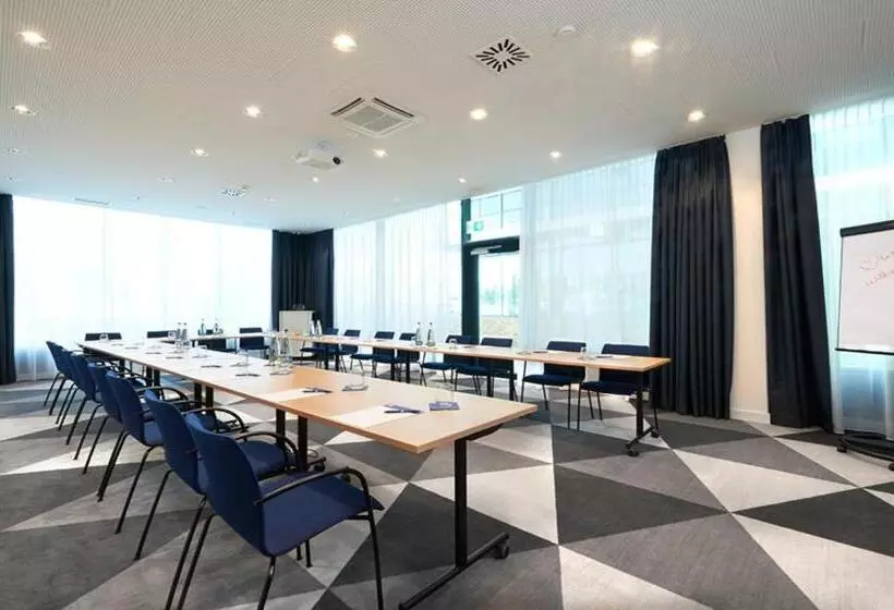 ホテル Holiday Inn Express & Suites   Basel   Allschwil, An Ihg