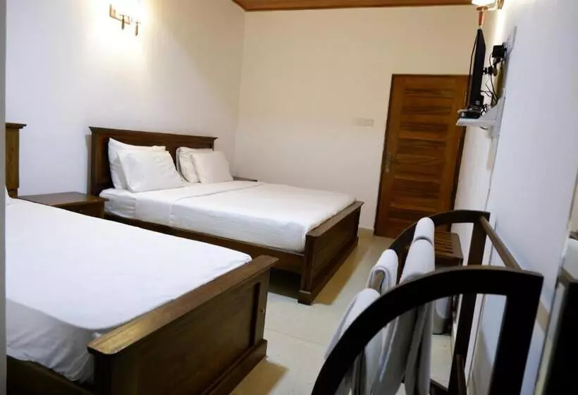 Hotelli Riverside Inn