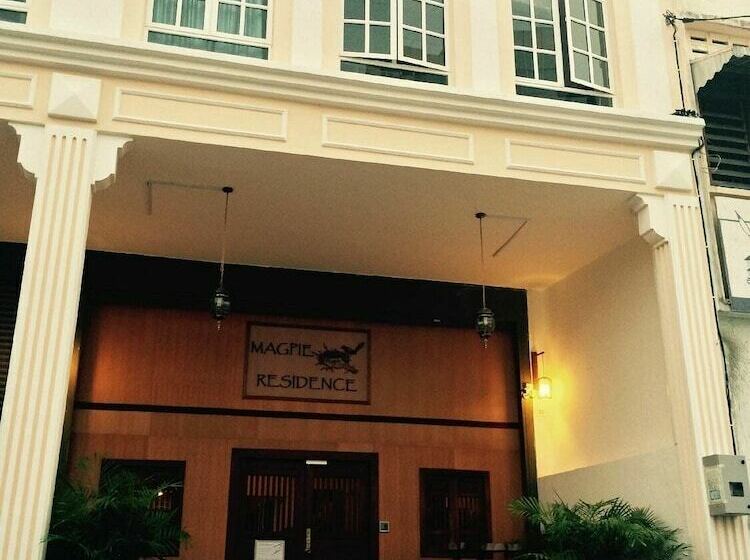 호텔 The Century Residence