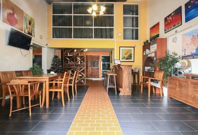 호텔 The Century Residence