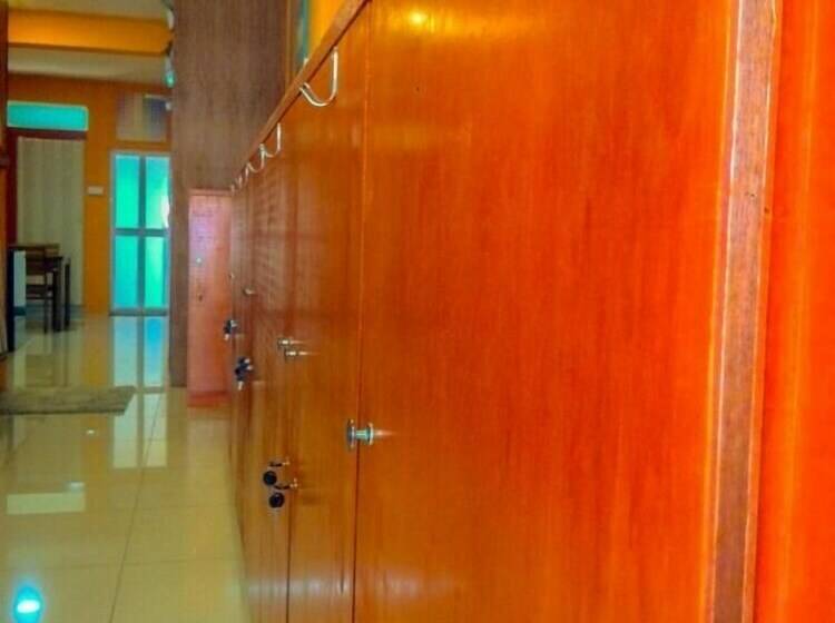 호텔 The Century Residence