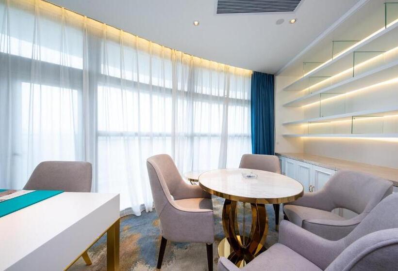 Hotel Wuhu Suning Universal