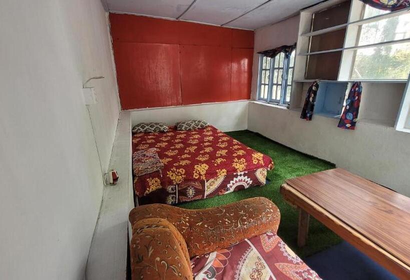 پانسیون Laughing Buddha Guest House & Villa