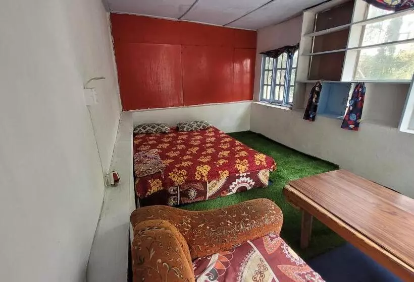 پانسیون Laughing Buddha Guest House & Villa