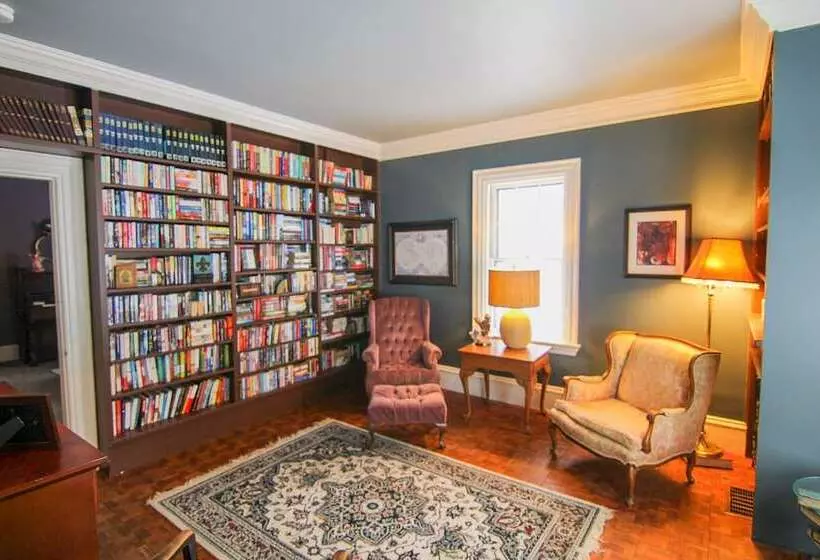 민박 Admiral Peary Inn