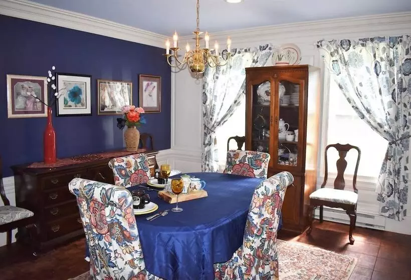 민박 Admiral Peary Inn