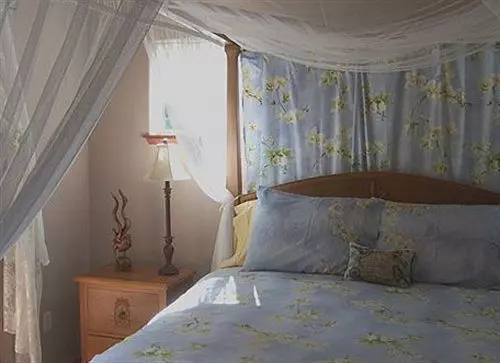 Aamiaismajoitus (B&B) Lava Pond Lodge