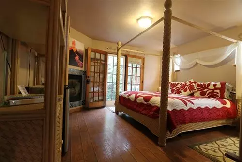 Aamiaismajoitus (B&B) Lava Pond Lodge