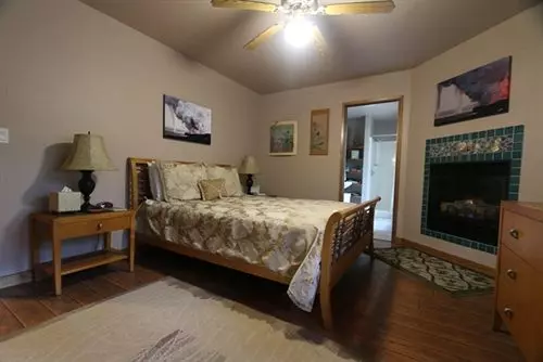 Aamiaismajoitus (B&B) Lava Pond Lodge