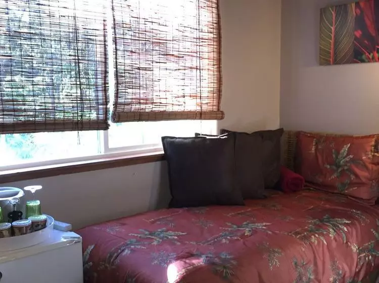 Aamiaismajoitus (B&B) Lava Pond Lodge