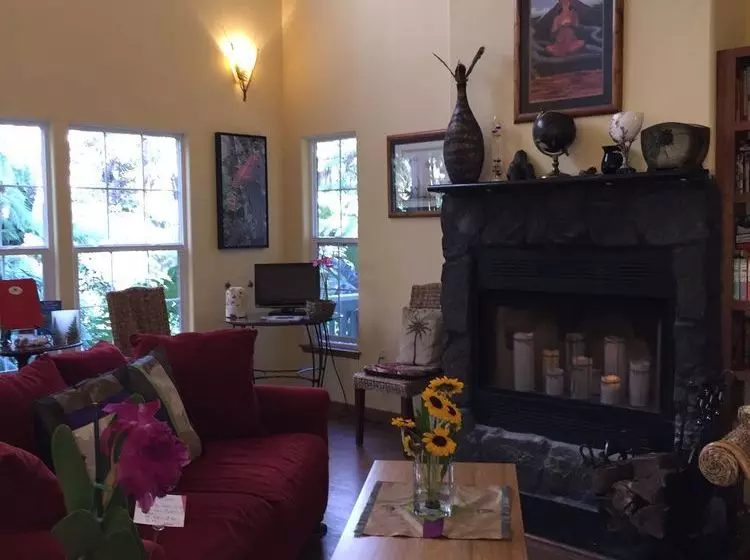 Aamiaismajoitus (B&B) Lava Pond Lodge