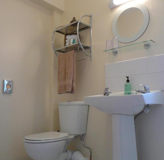 ベッドアンドブレックファースト Crofton Guest House