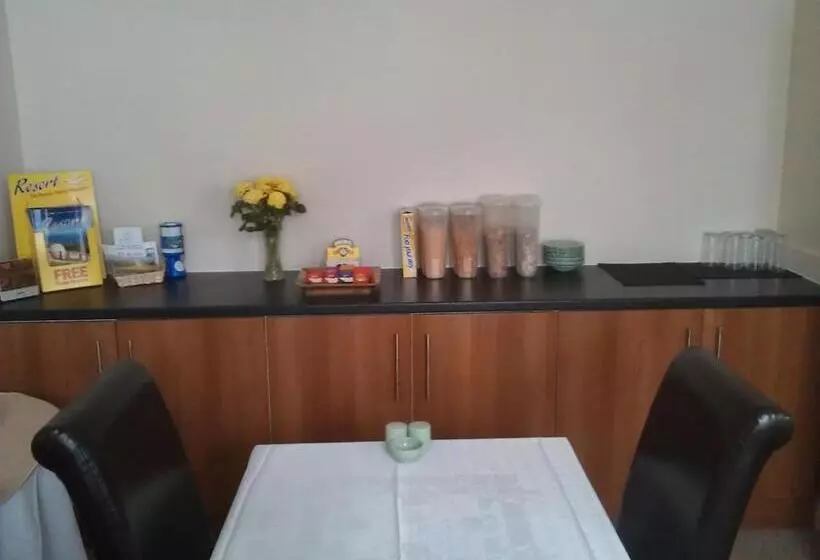 ベッドアンドブレックファースト Crofton Guest House