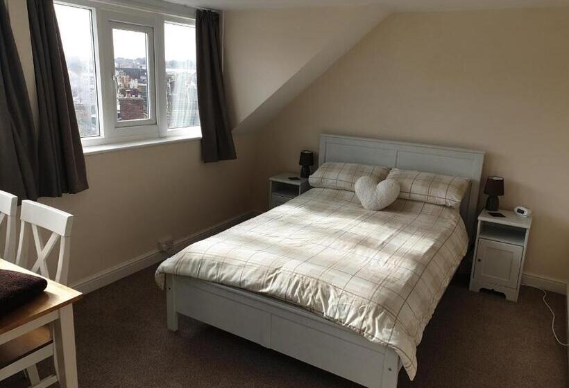 ベッドアンドブレックファースト Crofton Guest House