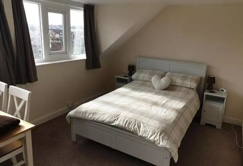 ベッドアンドブレックファースト Crofton Guest House