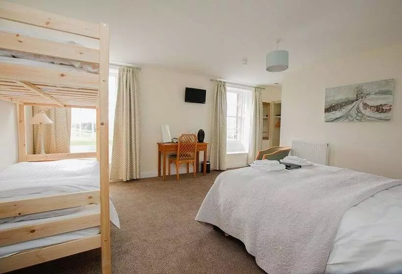 تختخواب و صبحانه Hadrian Hotel Inn