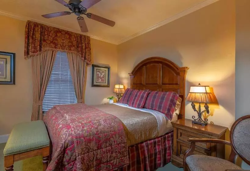 The Kenwood Inn Oldest Bed And Breakfast, St Augustine Historic District