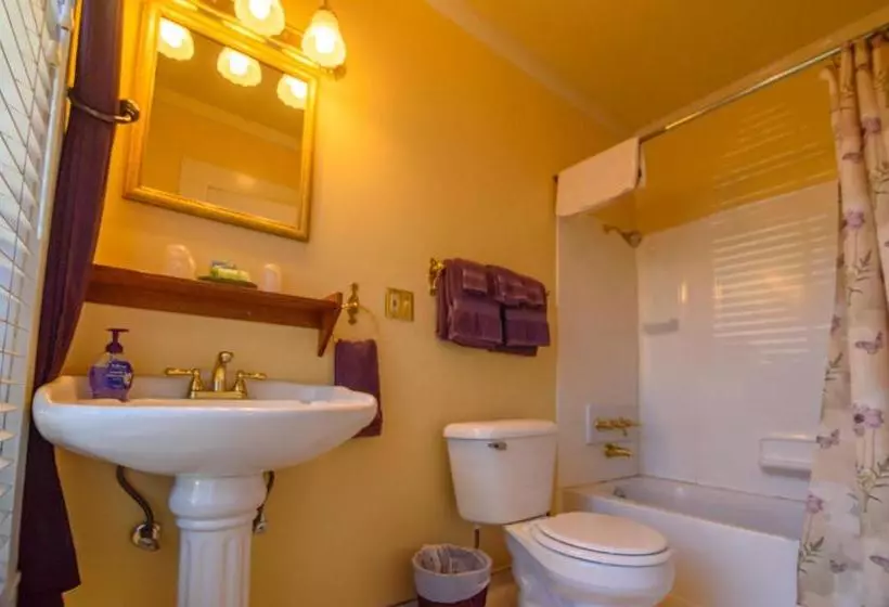 민박 Nicholson House Inn & Spa