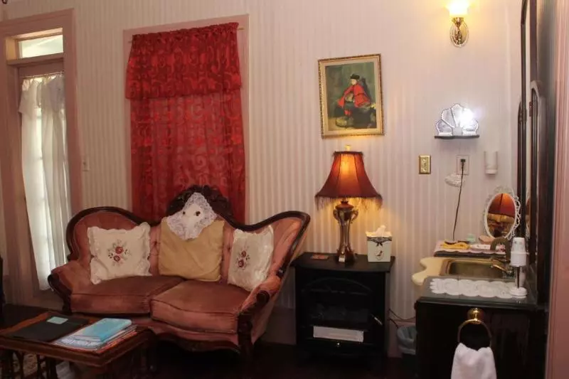 ベッドアンドブレックファースト Penny Farthing Inn