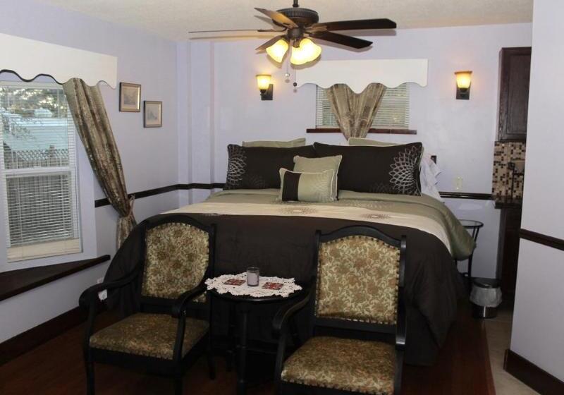 ベッドアンドブレックファースト Penny Farthing Inn