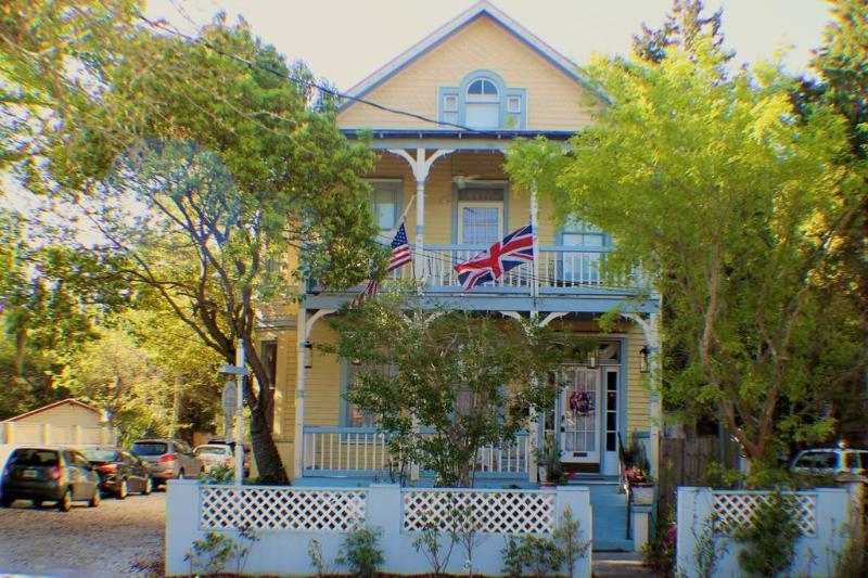 ベッドアンドブレックファースト Penny Farthing Inn