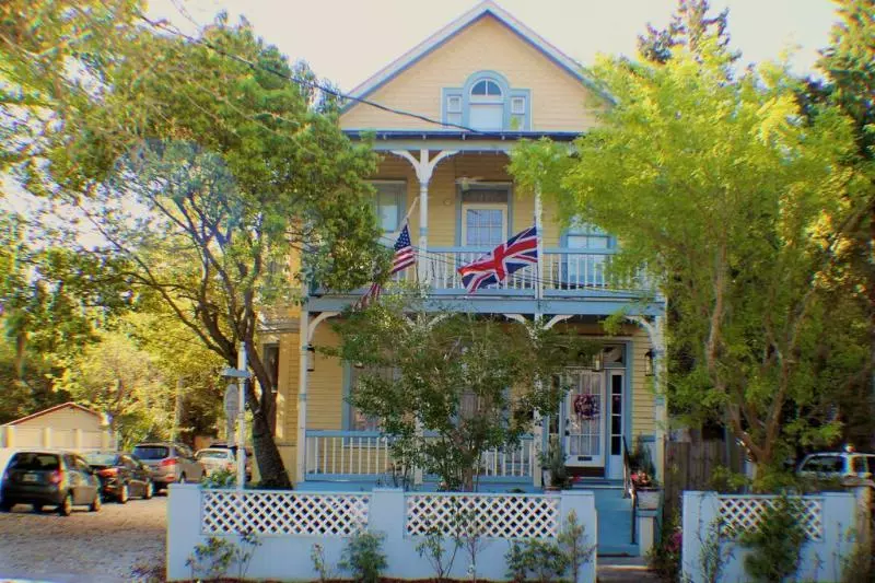 ベッドアンドブレックファースト Penny Farthing Inn