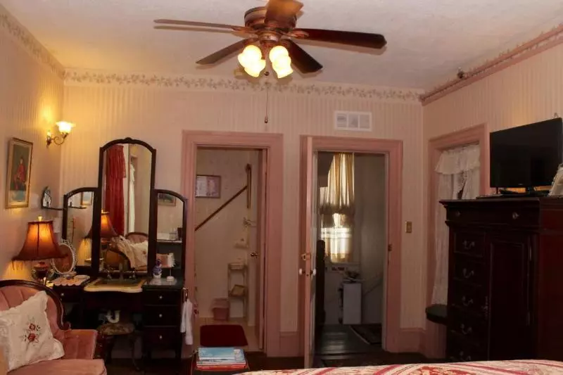 ベッドアンドブレックファースト Penny Farthing Inn