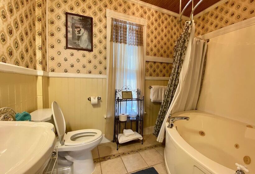 ベッドアンドブレックファースト Penny Farthing Inn