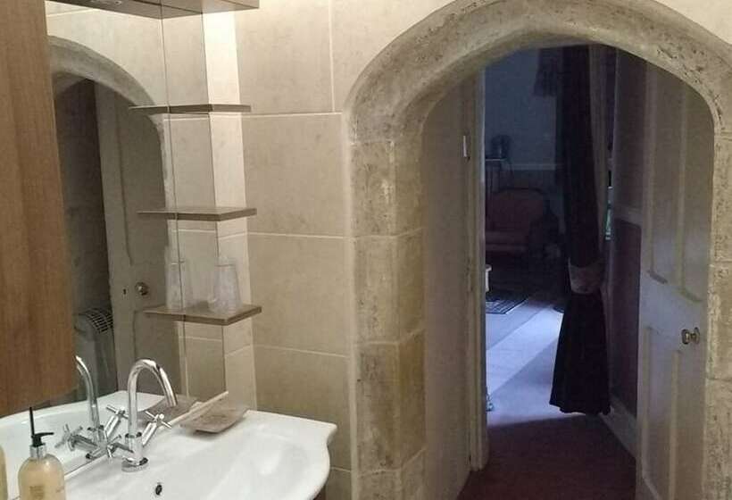 Bed and Breakfast Tower