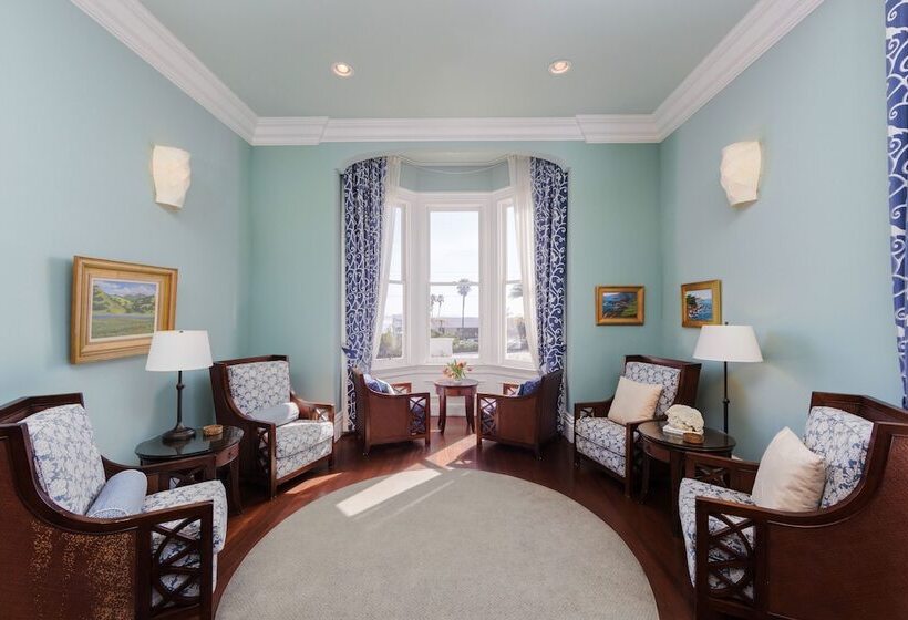 مبيت وإفطار West Cliff Inn, A Four Sisters Inn